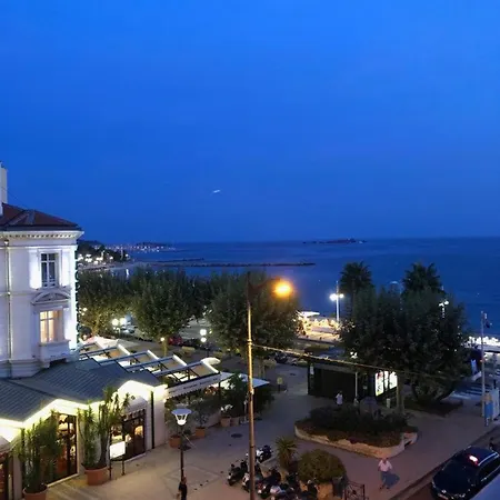 - Le Grand Palace, Vue *